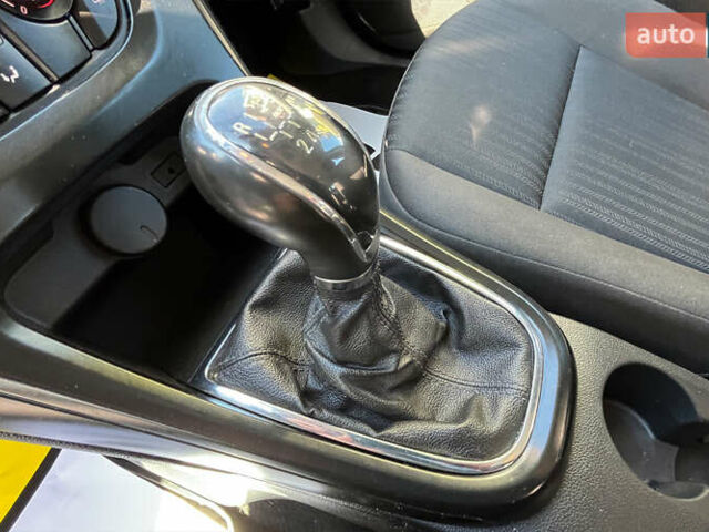 Белый Опель Астра, объемом двигателя 1.4 л и пробегом 176 тыс. км за 7500 $, фото 12 на Automoto.ua