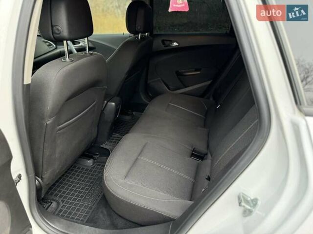 Белый Опель Астра, объемом двигателя 1.69 л и пробегом 278 тыс. км за 7299 $, фото 14 на Automoto.ua