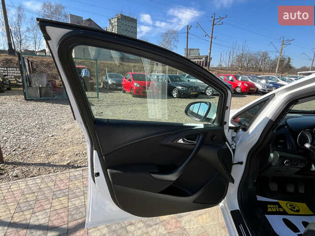 Белый Опель Астра, объемом двигателя 1.4 л и пробегом 176 тыс. км за 7500 $, фото 9 на Automoto.ua