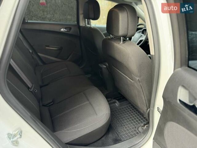 Белый Опель Астра, объемом двигателя 1.69 л и пробегом 278 тыс. км за 7299 $, фото 15 на Automoto.ua