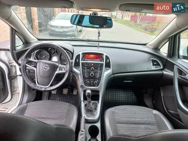 Белый Опель Астра, объемом двигателя 1.69 л и пробегом 280 тыс. км за 7500 $, фото 5 на Automoto.ua