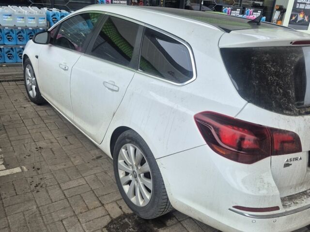 Белый Опель Астра, объемом двигателя 0 л и пробегом 296 тыс. км за 5500 $, фото 1 на Automoto.ua