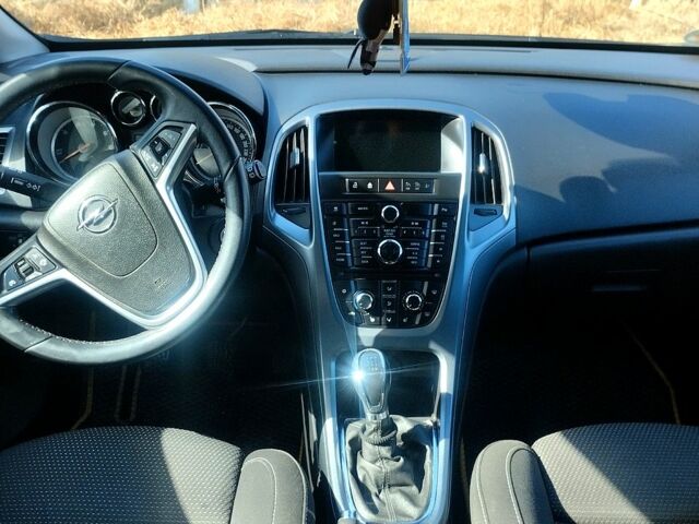 Белый Опель Астра, объемом двигателя 1.6 л и пробегом 268 тыс. км за 7100 $, фото 2 на Automoto.ua