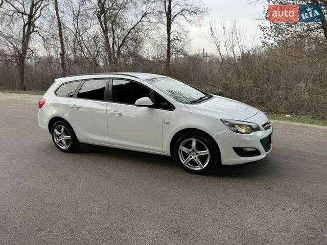 Белый Опель Астра, объемом двигателя 1.69 л и пробегом 278 тыс. км за 7299 $, фото 4 на Automoto.ua