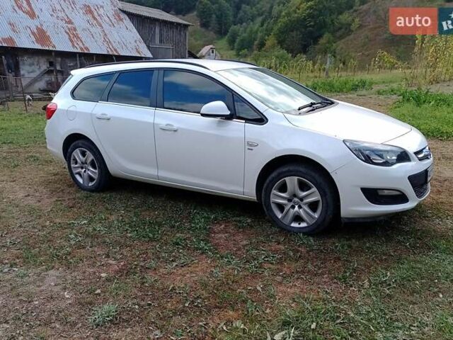 Белый Опель Астра, объемом двигателя 1.69 л и пробегом 271 тыс. км за 7000 $, фото 2 на Automoto.ua
