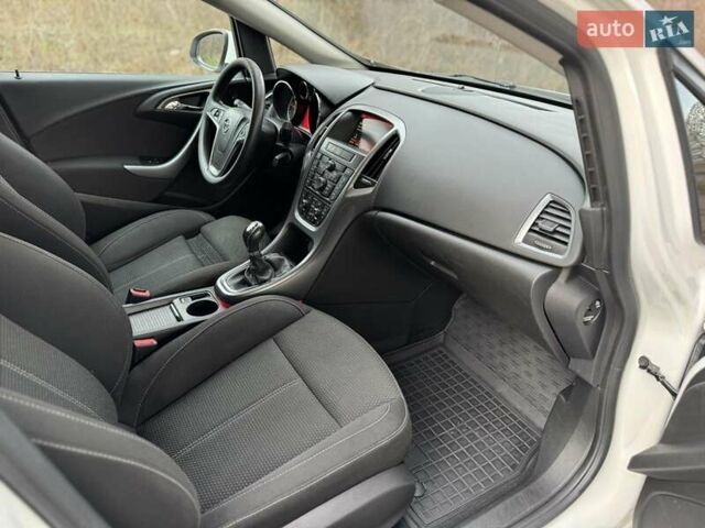 Белый Опель Астра, объемом двигателя 1.69 л и пробегом 278 тыс. км за 7299 $, фото 10 на Automoto.ua