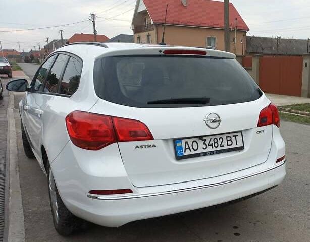 Белый Опель Астра, объемом двигателя 1.69 л и пробегом 280 тыс. км за 7500 $, фото 1 на Automoto.ua