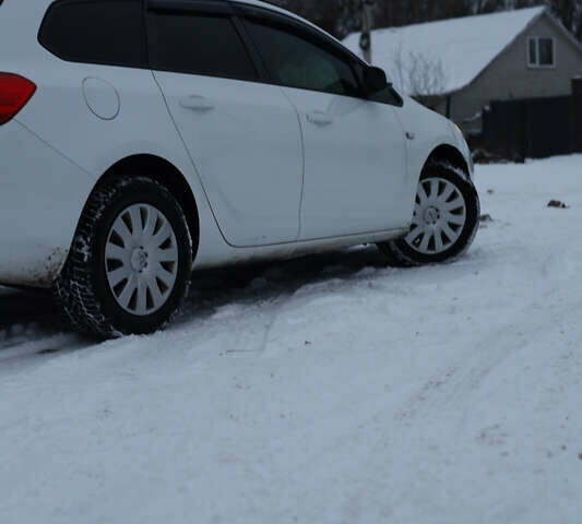 Белый Опель Астра, объемом двигателя 1.96 л и пробегом 286 тыс. км за 7500 $, фото 4 на Automoto.ua