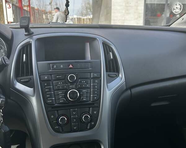 Белый Опель Астра, объемом двигателя 1.69 л и пробегом 213 тыс. км за 8500 $, фото 6 на Automoto.ua