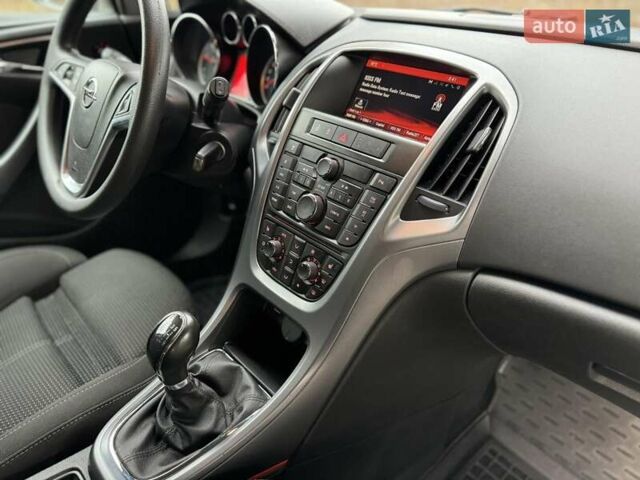 Белый Опель Астра, объемом двигателя 1.69 л и пробегом 278 тыс. км за 7299 $, фото 13 на Automoto.ua