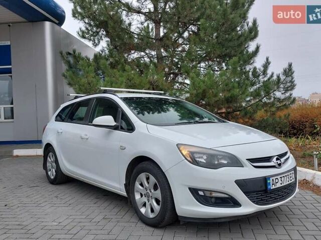Белый Опель Астра, объемом двигателя 1.6 л и пробегом 211 тыс. км за 9300 $, фото 2 на Automoto.ua
