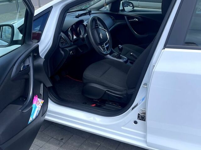 Белый Опель Астра, объемом двигателя 1.6 л и пробегом 244 тыс. км за 8000 $, фото 1 на Automoto.ua