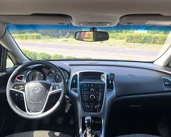 Белый Опель Астра, объемом двигателя 1.6 л и пробегом 150 тыс. км за 8500 $, фото 11 на Automoto.ua