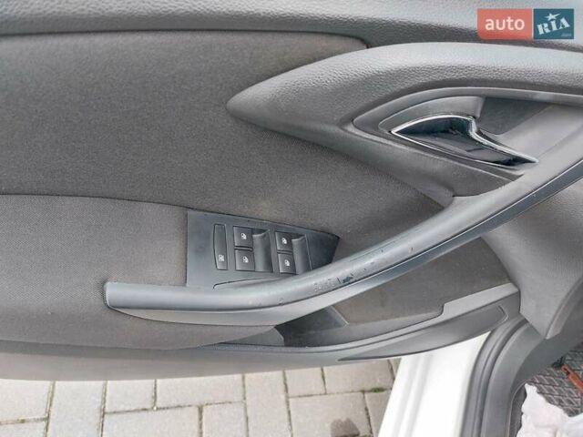 Белый Опель Астра, объемом двигателя 1.6 л и пробегом 211 тыс. км за 9300 $, фото 28 на Automoto.ua