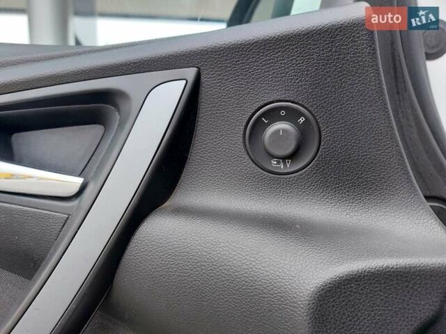 Белый Опель Астра, объемом двигателя 1.6 л и пробегом 211 тыс. км за 9300 $, фото 25 на Automoto.ua