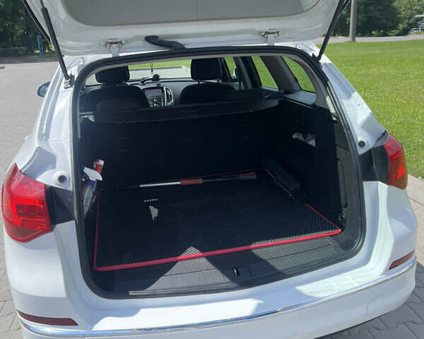 Білий Опель Астра, об'ємом двигуна 1.6 л та пробігом 240 тис. км за 8500 $, фото 5 на Automoto.ua