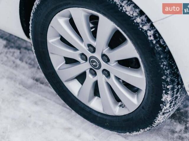 Білий Опель Астра, об'ємом двигуна 1.6 л та пробігом 240 тис. км за 7800 $, фото 27 на Automoto.ua