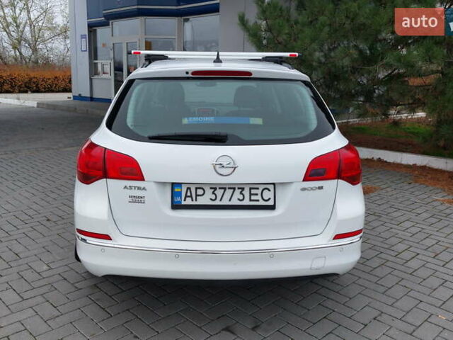 Белый Опель Астра, объемом двигателя 1.6 л и пробегом 211 тыс. км за 9300 $, фото 6 на Automoto.ua