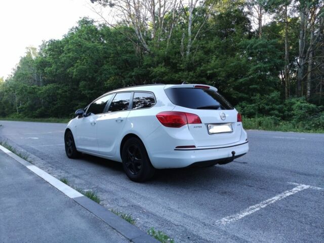 Белый Опель Астра, объемом двигателя 1.6 л и пробегом 235 тыс. км за 8500 $, фото 5 на Automoto.ua