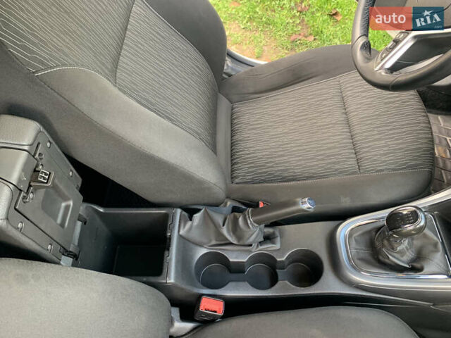 Белый Опель Астра, объемом двигателя 1.6 л и пробегом 271 тыс. км за 8700 $, фото 17 на Automoto.ua