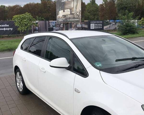 Белый Опель Астра, объемом двигателя 2 л и пробегом 207 тыс. км за 8999 $, фото 4 на Automoto.ua