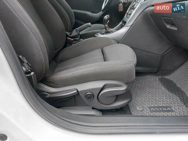 Белый Опель Астра, объемом двигателя 1.6 л и пробегом 211 тыс. км за 9300 $, фото 10 на Automoto.ua