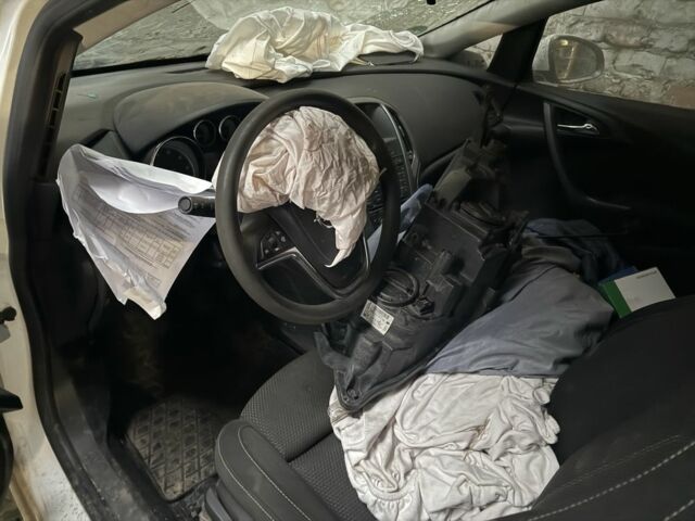 Белый Опель Астра, объемом двигателя 1.6 л и пробегом 150 тыс. км за 4700 $, фото 2 на Automoto.ua