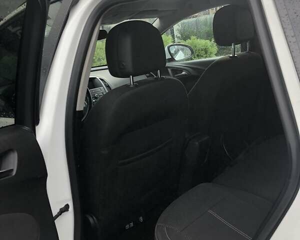 Белый Опель Астра, объемом двигателя 2 л и пробегом 207 тыс. км за 8999 $, фото 13 на Automoto.ua