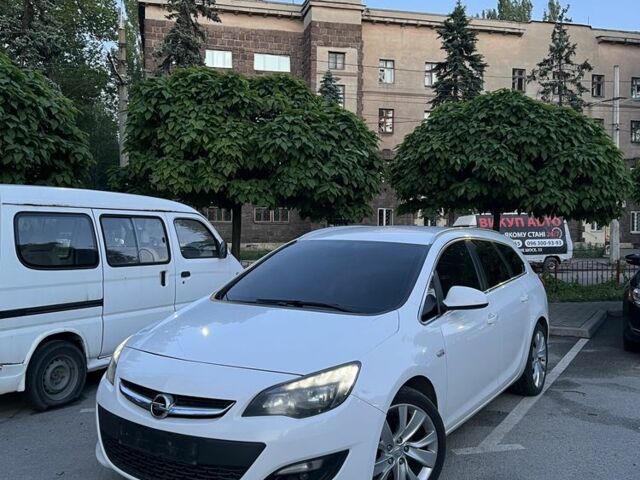 Белый Опель Астра, объемом двигателя 1.6 л и пробегом 270 тыс. км за 9000 $, фото 7 на Automoto.ua