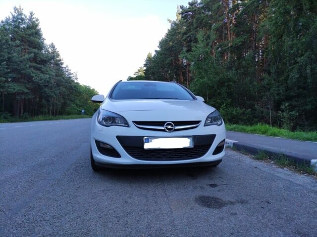 Белый Опель Астра, объемом двигателя 1.6 л и пробегом 235 тыс. км за 8500 $, фото 1 на Automoto.ua