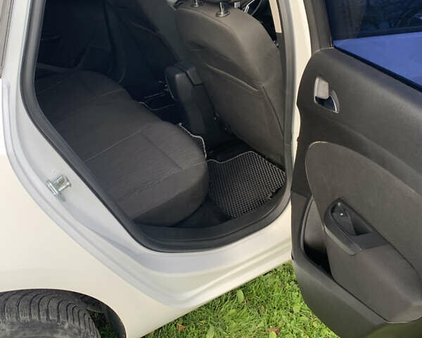 Белый Опель Астра, объемом двигателя 1.6 л и пробегом 271 тыс. км за 8700 $, фото 16 на Automoto.ua