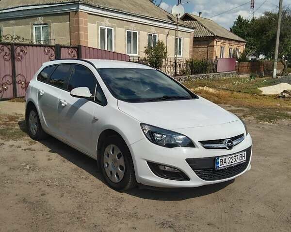 Белый Опель Астра, объемом двигателя 1.4 л и пробегом 76 тыс. км за 9600 $, фото 6 на Automoto.ua