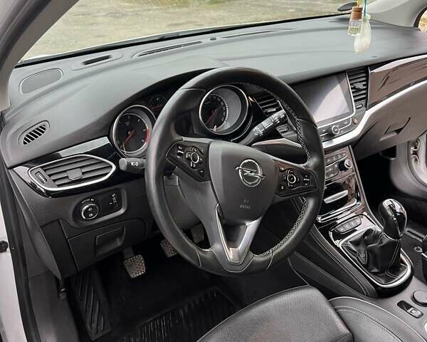 Белый Опель Астра, объемом двигателя 1.6 л и пробегом 224 тыс. км за 11400 $, фото 10 на Automoto.ua