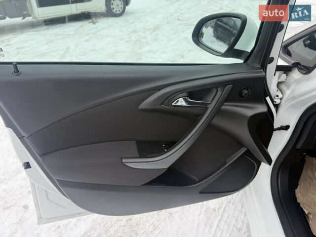 Белый Опель Астра, объемом двигателя 1.6 л и пробегом 198 тыс. км за 7500 $, фото 31 на Automoto.ua