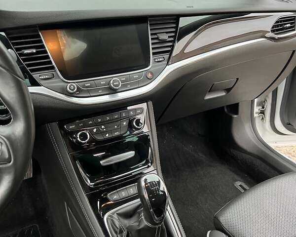 Белый Опель Астра, объемом двигателя 1.6 л и пробегом 224 тыс. км за 11400 $, фото 16 на Automoto.ua