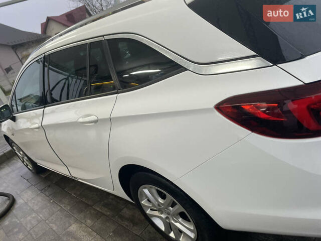 Белый Опель Астра, объемом двигателя 1.6 л и пробегом 221 тыс. км за 9500 $, фото 3 на Automoto.ua