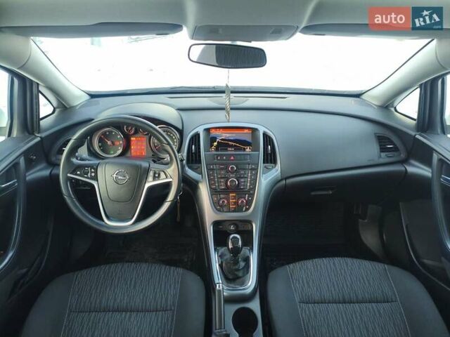 Белый Опель Астра, объемом двигателя 1.6 л и пробегом 227 тыс. км за 7700 $, фото 16 на Automoto.ua