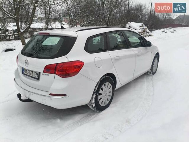 Белый Опель Астра, объемом двигателя 1.6 л и пробегом 227 тыс. км за 7800 $, фото 3 на Automoto.ua