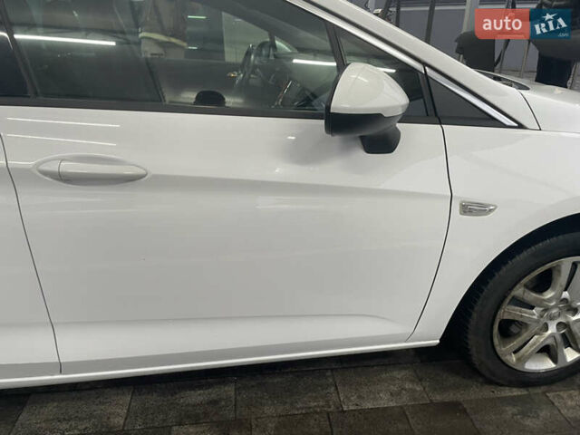 Белый Опель Астра, объемом двигателя 1.6 л и пробегом 221 тыс. км за 9500 $, фото 6 на Automoto.ua