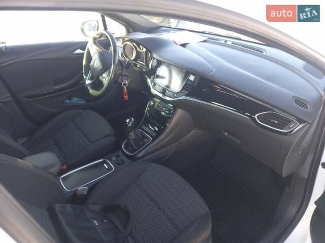 Белый Опель Астра, объемом двигателя 1.6 л и пробегом 270 тыс. км за 10200 $, фото 5 на Automoto.ua