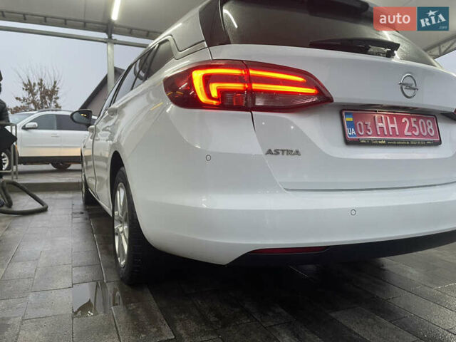 Белый Опель Астра, объемом двигателя 1.6 л и пробегом 221 тыс. км за 9500 $, фото 2 на Automoto.ua