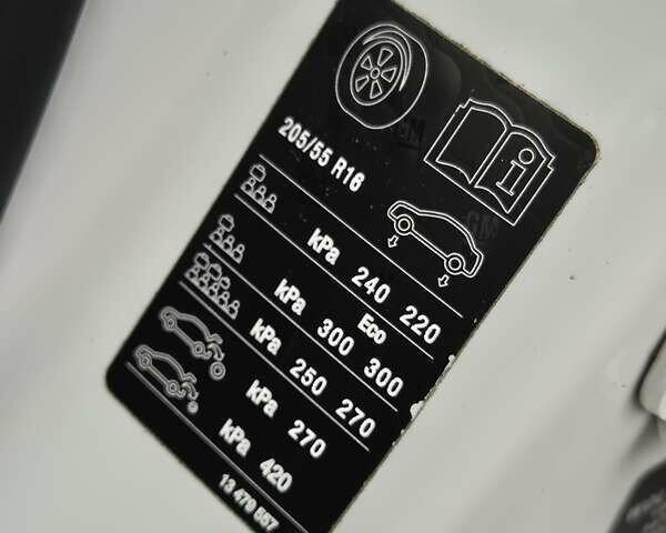 Білий Опель Астра, об'ємом двигуна 1.6 л та пробігом 182 тис. км за 12799 $, фото 31 на Automoto.ua