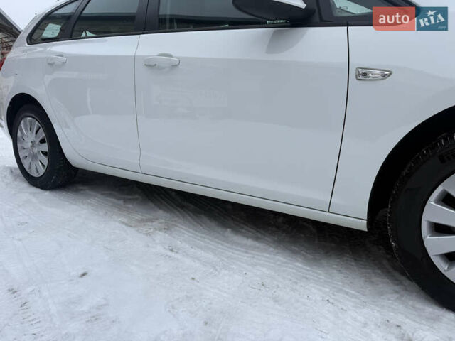 Белый Опель Астра, объемом двигателя 1.6 л и пробегом 198 тыс. км за 7500 $, фото 16 на Automoto.ua