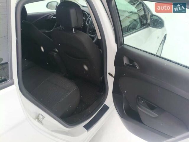 Белый Опель Астра, объемом двигателя 1.6 л и пробегом 227 тыс. км за 7800 $, фото 13 на Automoto.ua