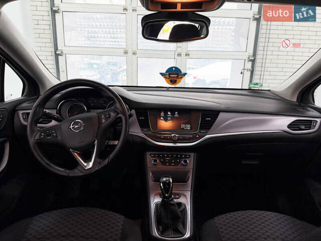 Белый Опель Астра, объемом двигателя 1.6 л и пробегом 240 тыс. км за 10700 $, фото 5 на Automoto.ua