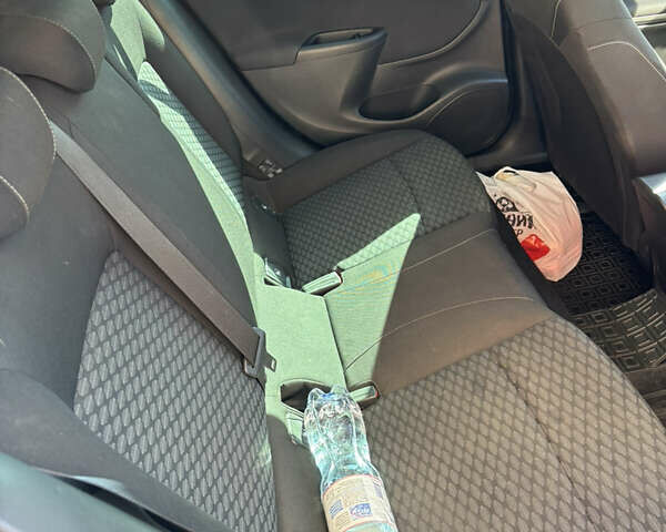 Белый Опель Астра, объемом двигателя 1.6 л и пробегом 205 тыс. км за 9900 $, фото 11 на Automoto.ua