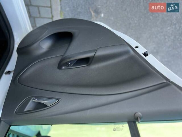 Белый Опель Астра, объемом двигателя 1.6 л и пробегом 196 тыс. км за 11250 $, фото 40 на Automoto.ua