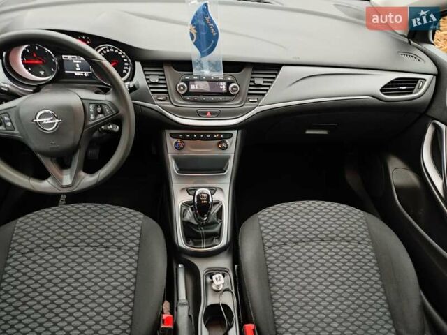 Белый Опель Астра, объемом двигателя 1.6 л и пробегом 184 тыс. км за 10000 $, фото 15 на Automoto.ua