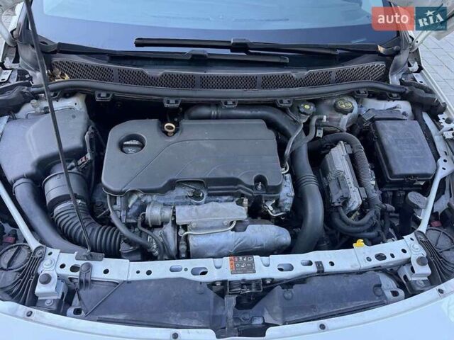 Белый Опель Астра, объемом двигателя 1.4 л и пробегом 114 тыс. км за 11300 $, фото 16 на Automoto.ua