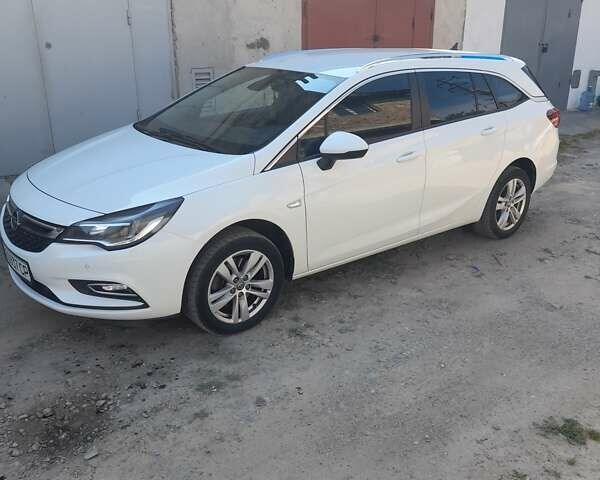 Білий Опель Астра, об'ємом двигуна 1.6 л та пробігом 212 тис. км за 10000 $, фото 2 на Automoto.ua